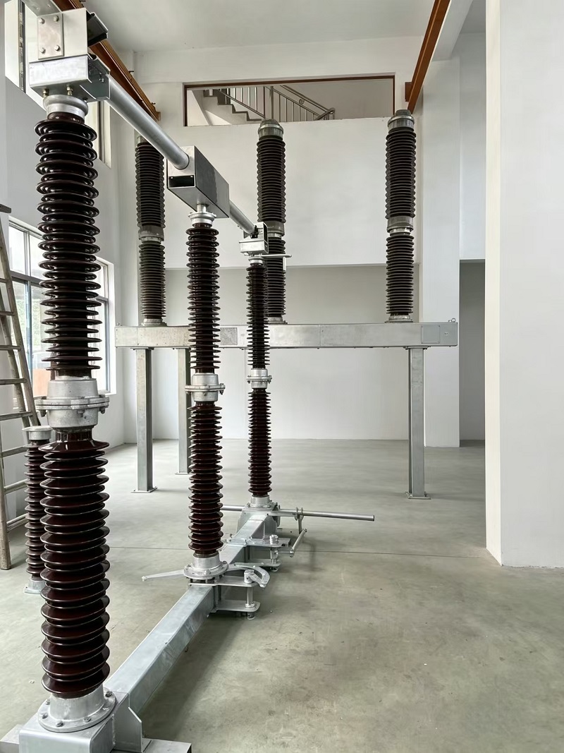 Dış Mekan Yüksek Gerilim Trafo Merkezi Uygulamaları için 220kV Bağlantı Kesme Anahtarı Dış Mekan Yüksek Gerilim Trafo Merkezi Uygulamaları için 220kV Bağlantı Kesme Anahtarı